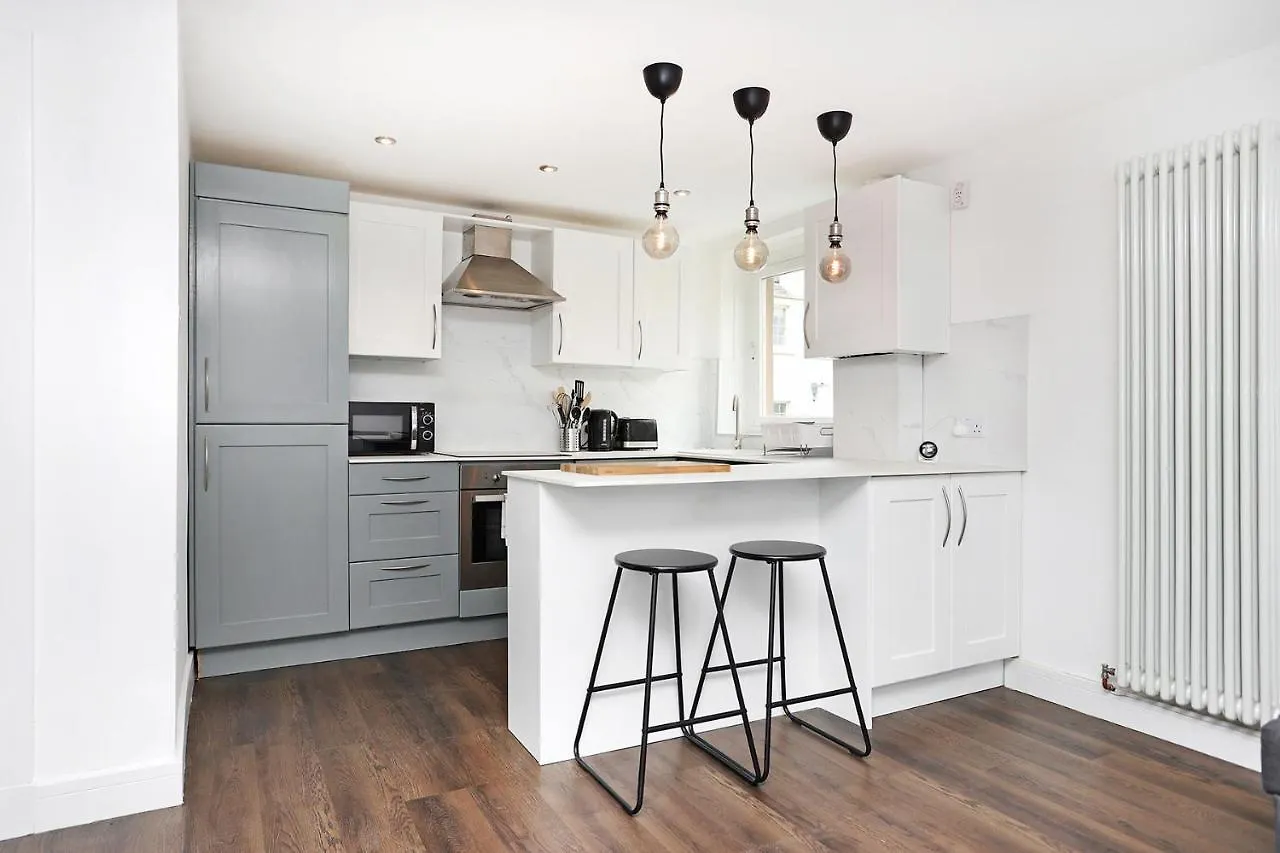 Joivy Contemporary Royal Mile Apartment With Balcony Εδιμβούργο 0*,