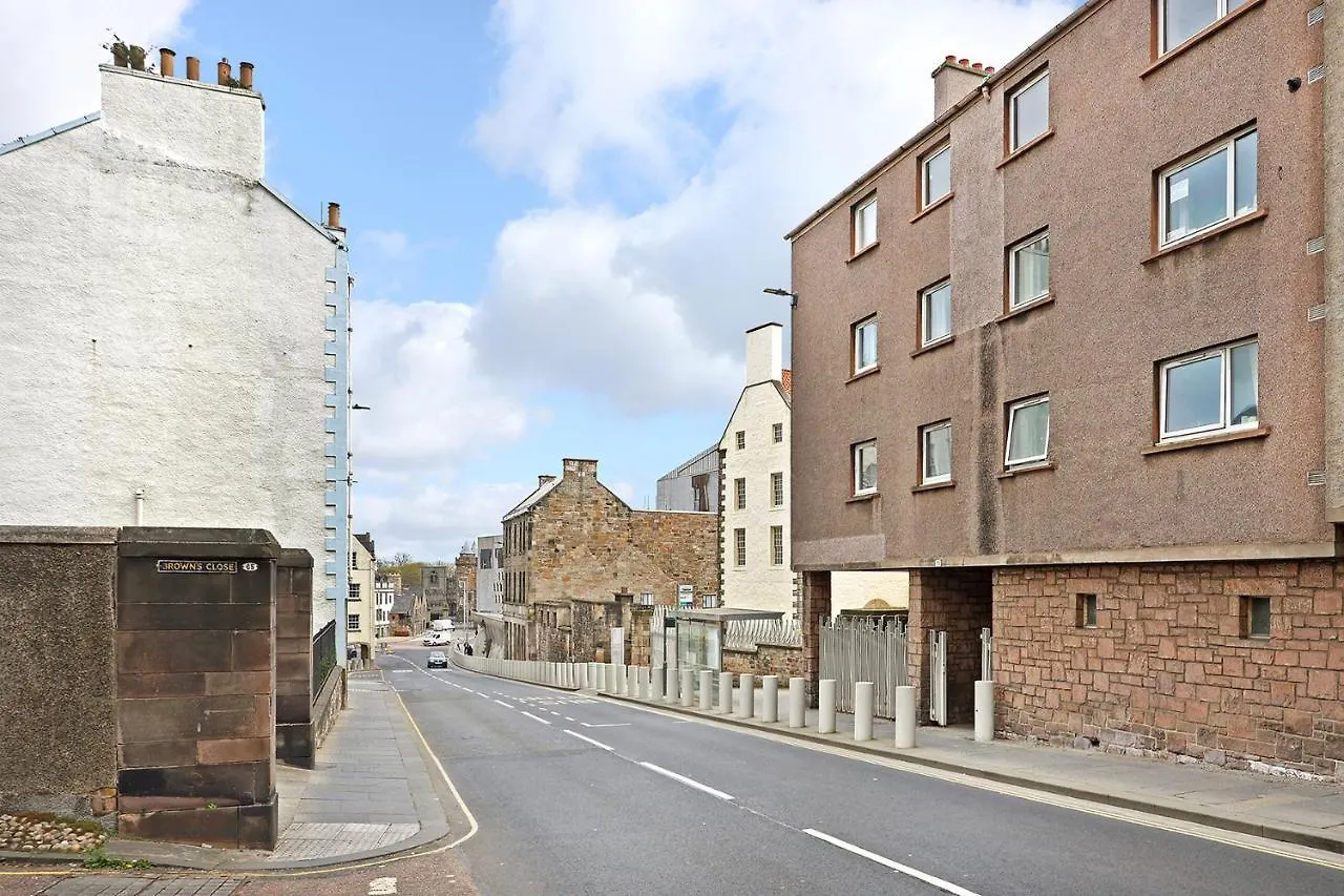 Joivy Contemporary Royal Mile Apartment With Balcony 에든버러